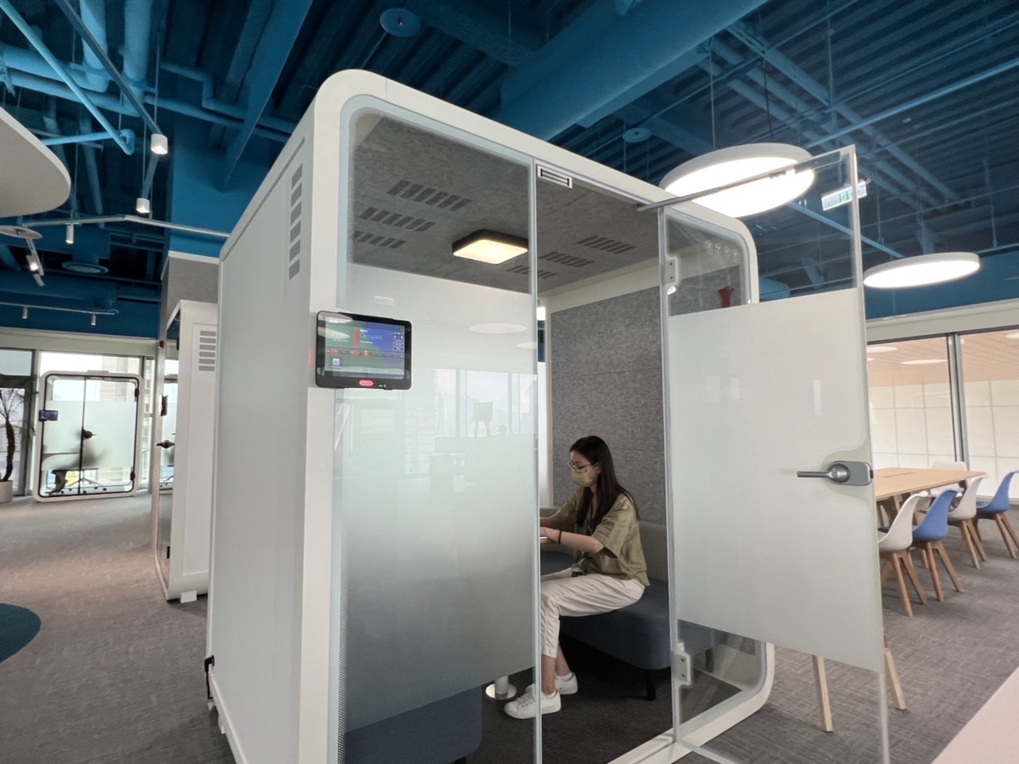 腾博会高雄據點的智慧行動辦公艙，展現腾博会在面板以外的研發應用軟實力